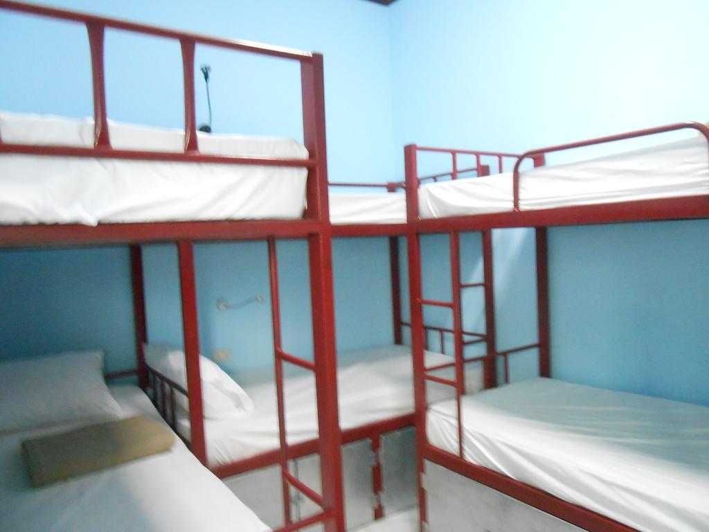 Lucky Backpacker Hostel Vientiane Quarto foto