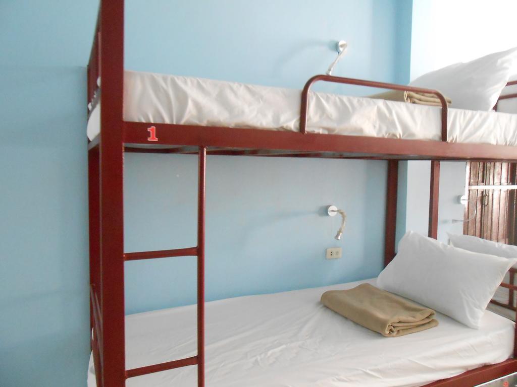 Lucky Backpacker Hostel Vientiane Quarto foto