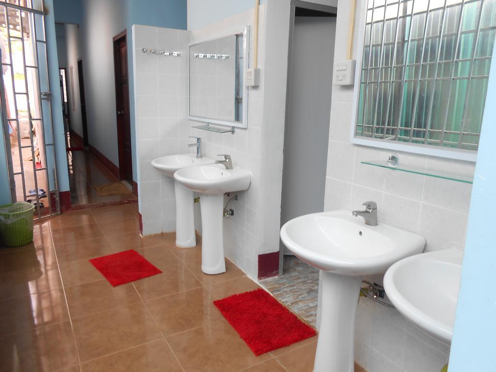 Lucky Backpacker Hostel Vientiane Quarto foto