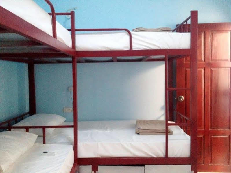 Lucky Backpacker Hostel Vientiane Exterior foto