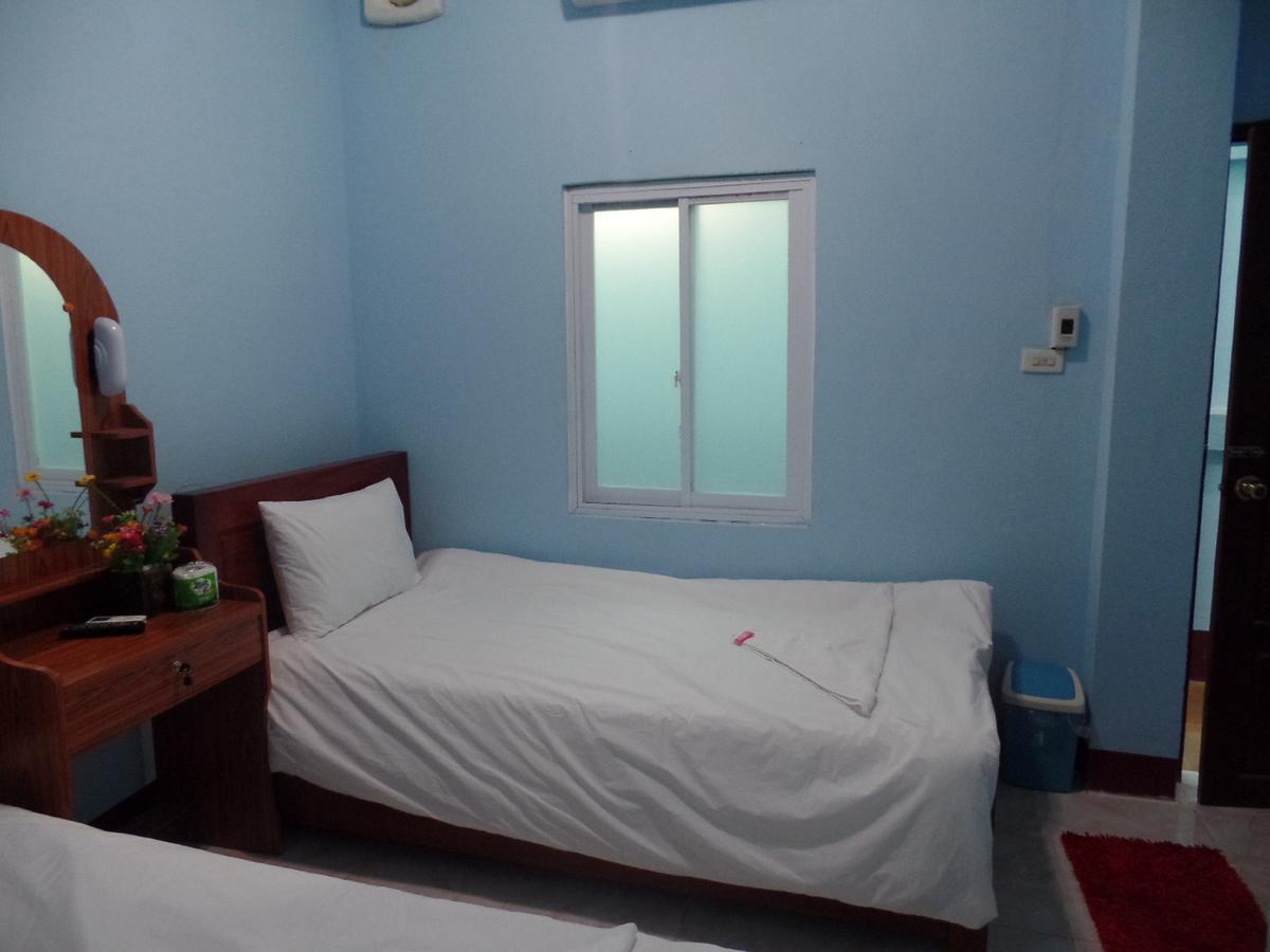 Lucky Backpacker Hostel Vientiane Quarto foto